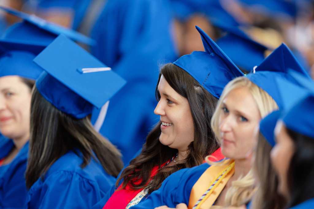 GatewayCCGraduatesChikePhotography(249of483)