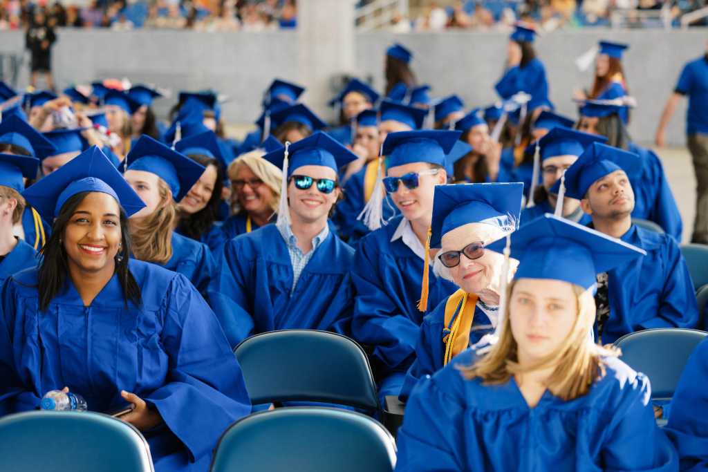 GatewayCCGraduatesChikePhotography(389of483)