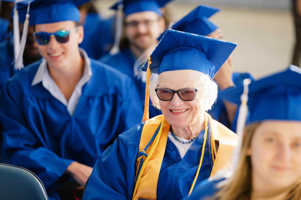GatewayCCGraduatesChikePhotography(391of483)