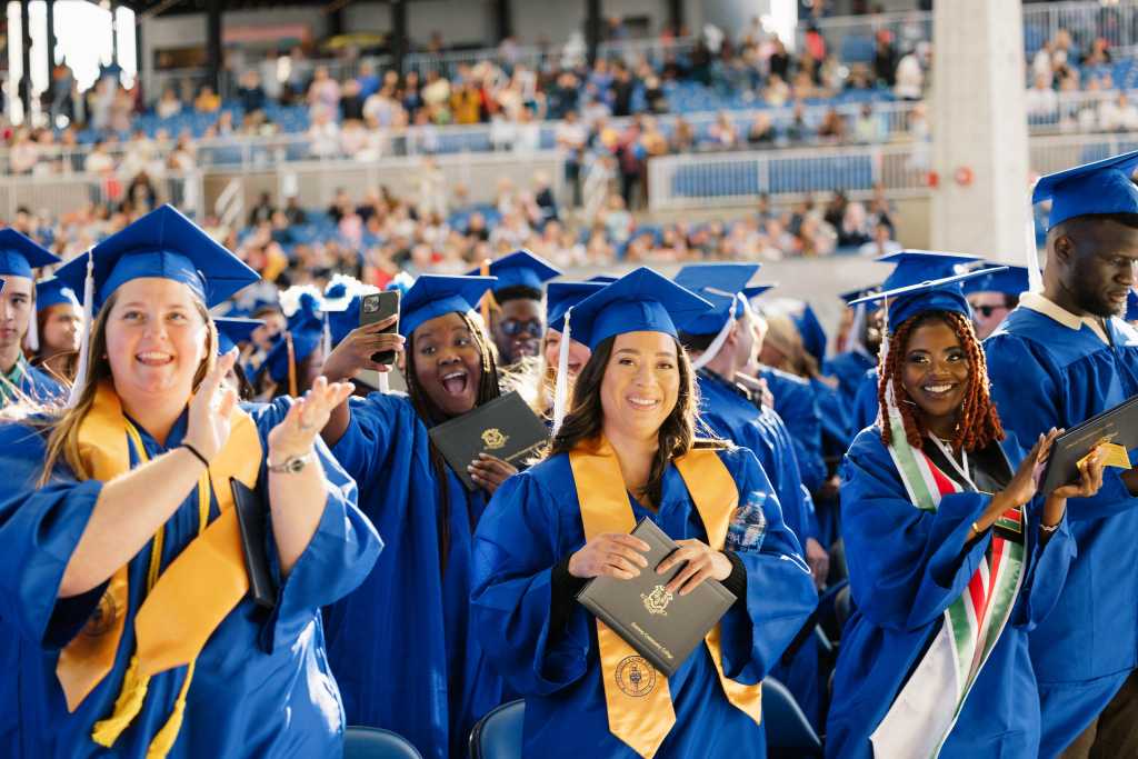 GatewayCCGraduatesChikePhotography(403of483)