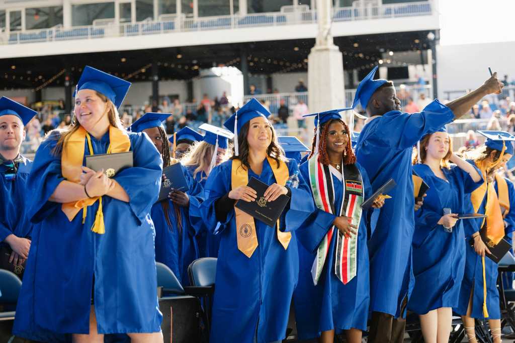 GatewayCCGraduatesChikePhotography(407of483)