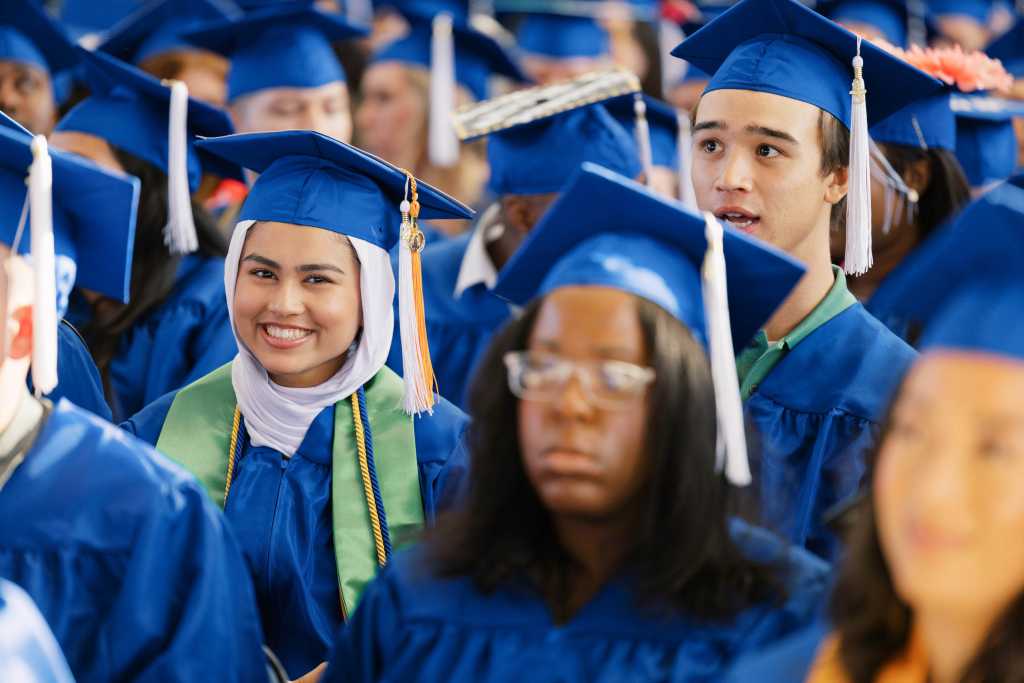 GatewayCCGraduatesChikePhotography(449of483)