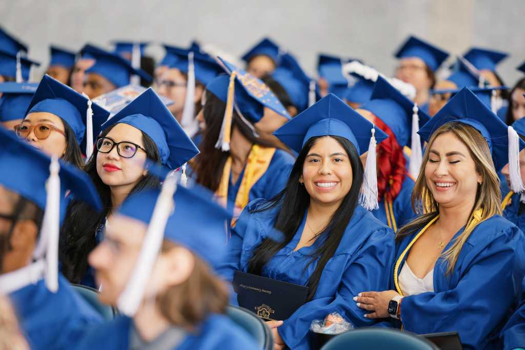 GatewayCCGraduatesChikePhotography(452of483)